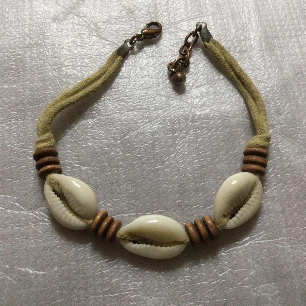 Beige and Brown Shell Bracelet